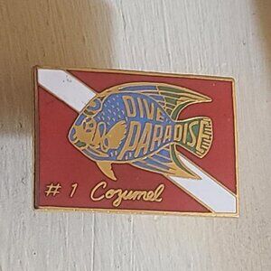 Dive Paradise Cozumel Mexico Vintage Lapel Pin